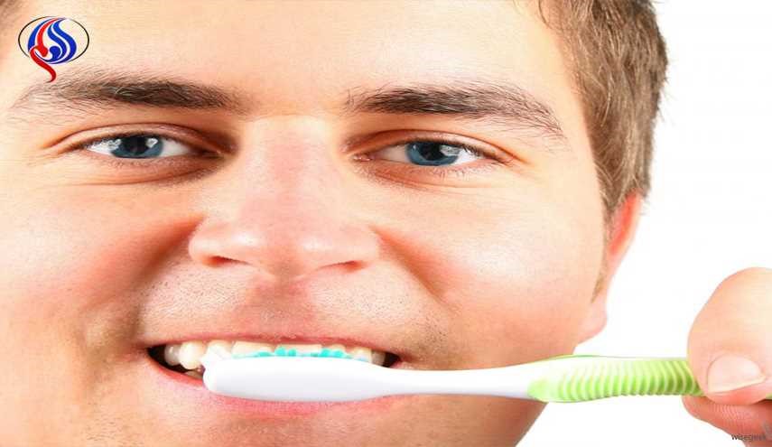 لهذا السبب توقفوا عن تنظيف أسنانكم بالماء الساخن