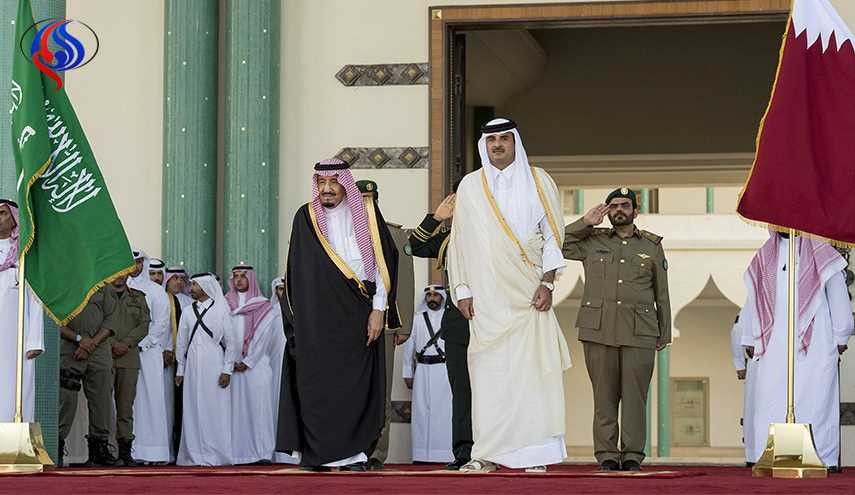 الملك سلمان يتجاهل استقبال أمير قطر بالمطار