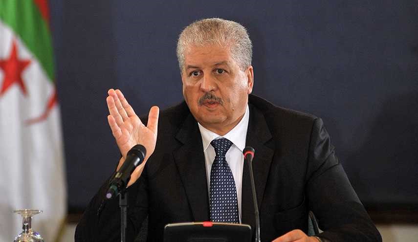 رئيس الوزراء الجزائري يدعو النساء إلى ضرب أزواجهن بالعصيّ إذا لم..!