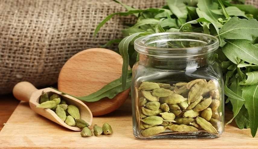 أهم الفوائد الصحية للهيل (ملك التوابل)