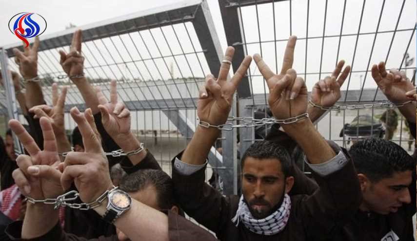نقل أسير فلسطيني مضرب للمستشفى بعد إصابته بنزيف داخلي