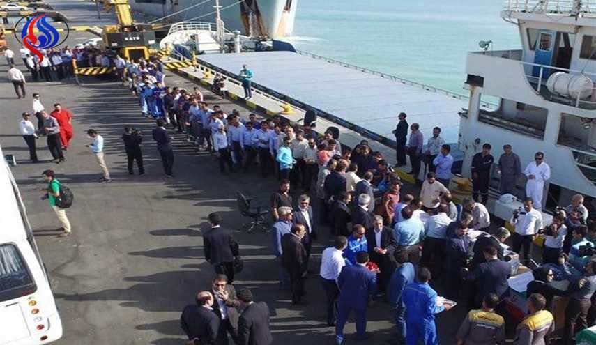 عملية الاقتراع تجري على منصات وناقلات النفط في الخليج الفارسي