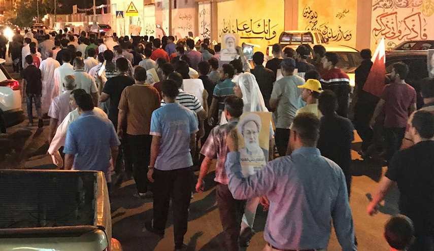 بالصور... الجماهير البحرينية تعتصم في محيط بيت الشيخ قاسم