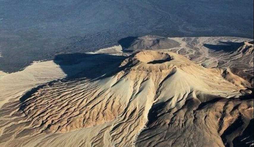 أشهر بركان على بُعد 8 كم من قبر الرسول في المدينة المنورة!