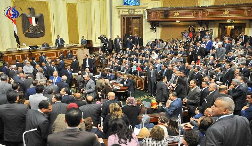 أحزاب وشخصيات مصرية تطلق حملة توقيعات لعدم التنازل عن تيران وصنافير