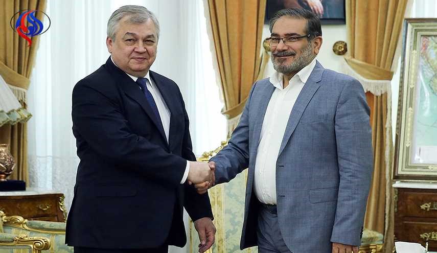 شمخاني: وقوع الاختلافات بين دول المنطقة من نتائج زيارة المسؤولين الامريكيين لها