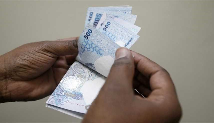 الريال القطري يهبط لأدنى مستوى في 11 عاما