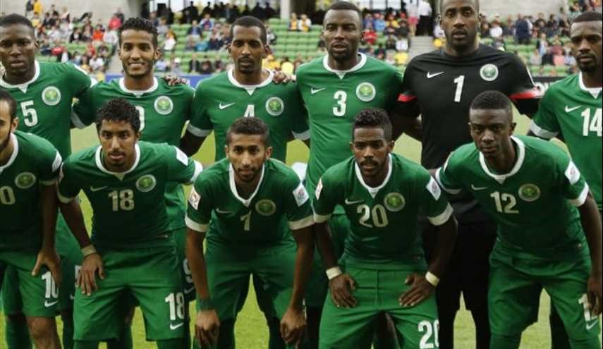 المنتخب السعودي رفض ركوب حافلة في كأس آسيا لأنَّ امرأة تقودها !!