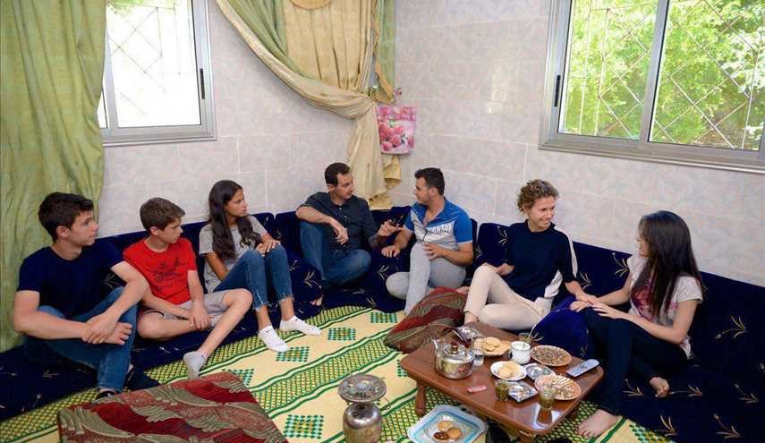 على طريقة أسماء الأسد العَفوية ..