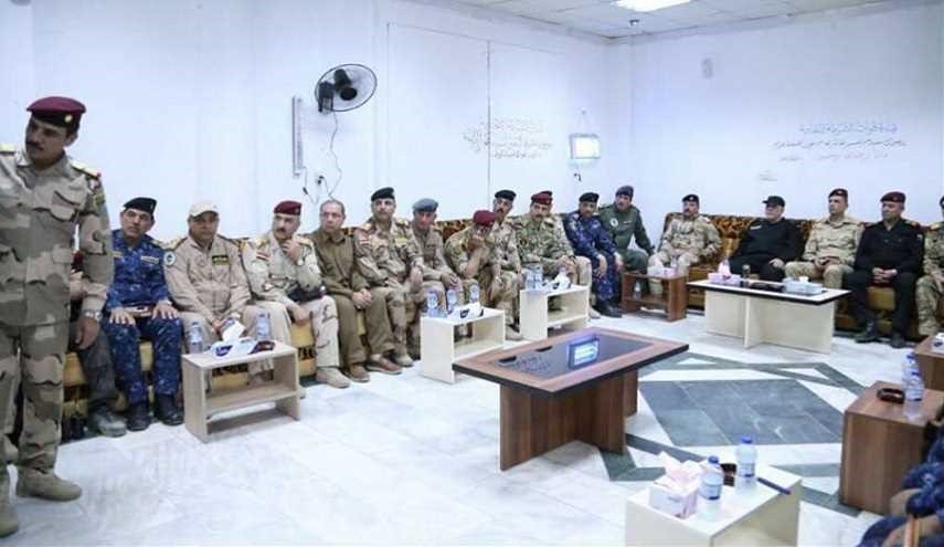 العبادي يعقد اجتماعا موسعا مع القادة والآمرين في الجانب الايمن للموصل