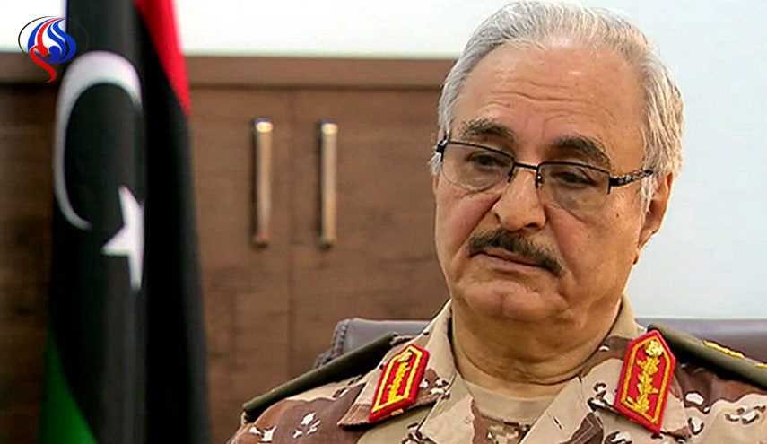 “سيلفي” لئيم وصادم .. جنود “حفتر” يلتقطون الصور مع جثة مسن مقتول!