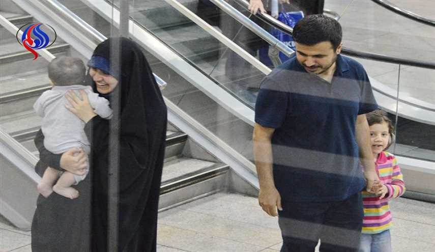 بالصور.. ايقاف باحث ايراني في أميركا وإعادته مع عائلته الى ايران