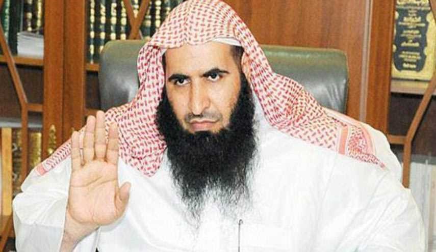 داعية سعودي ينشر صورة “خلود مودل”.. وهكذا علّق على ملابسها!