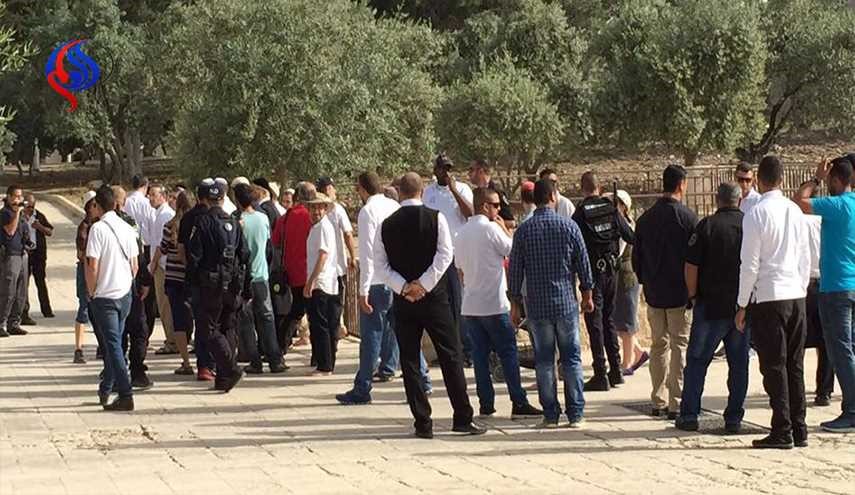 أكثر من 140 اعتداء على 
