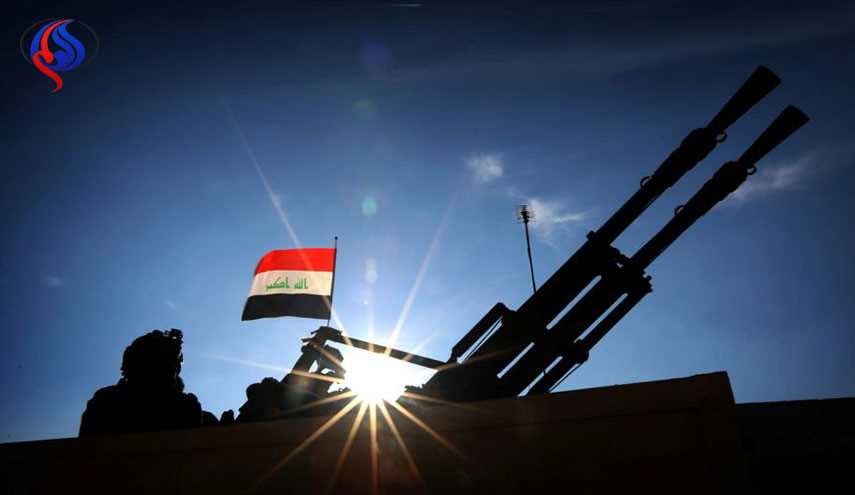 بالصور .. شرائط وصناديق تحمل الموت رابضة على الأرض