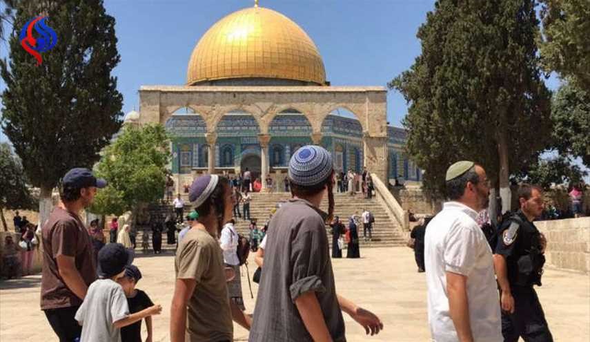 مستوطنون يقتحمون الأقصى والاحتلال يعتقل 16 فلسطينيا بالضفة