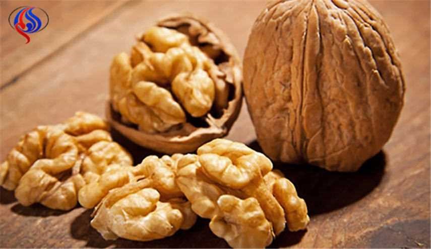 الجوز يسيطر على الشهية