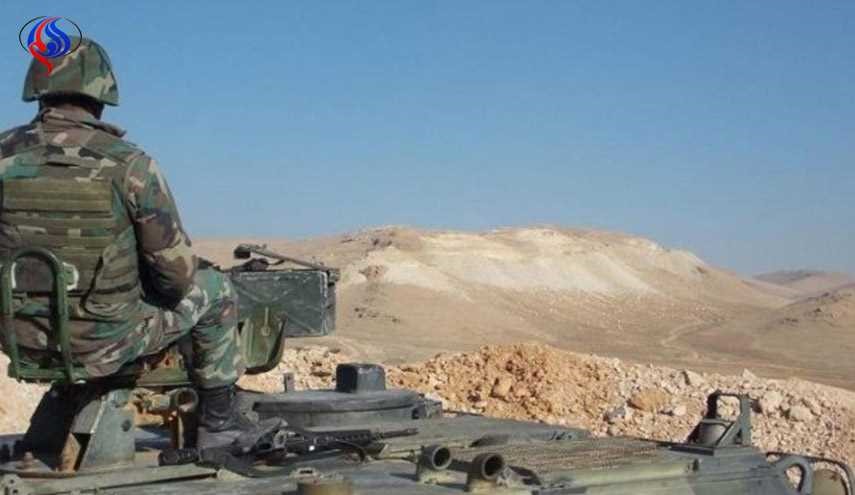رفع أعلام سوريا وحلفائها بالقلمون وقافلة عناصر داعش ستنطلق باتجاه البوكمال