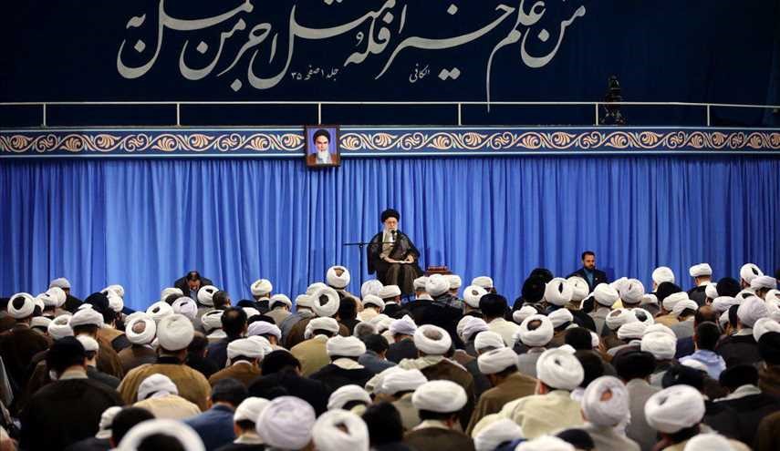 الامام الخامنئي يعقد اولى محاضراته في السنة الدراسية الجديدة