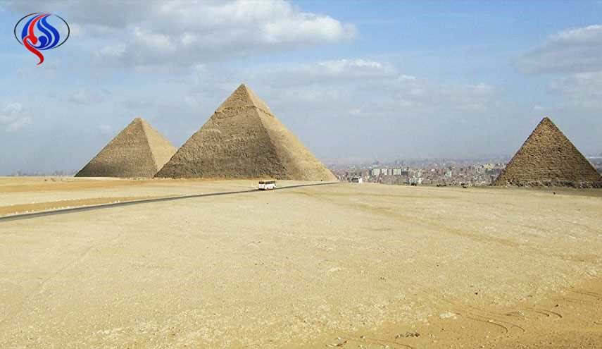 بعد مكة المكرمة والأهرامات...لن تصدق كيف تبدو مصر من الفضاء