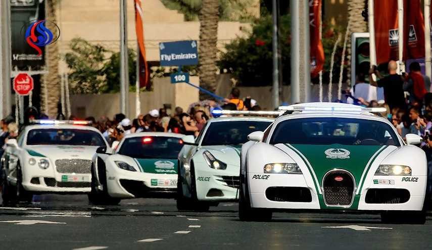 بالصورة.. الإمارات تحتجز مركبات بسبب لوحات قطرية