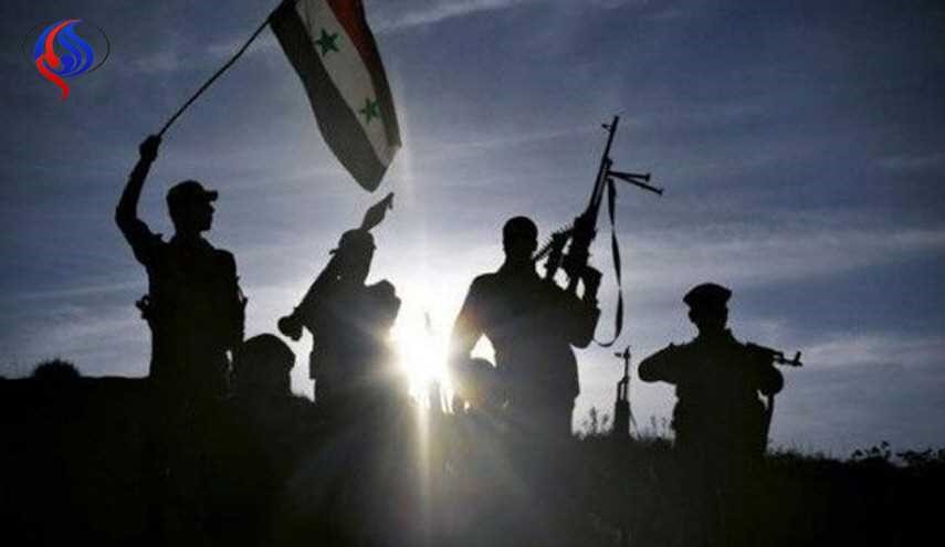 الدواعش يفرون بالقوارب في دير الزور