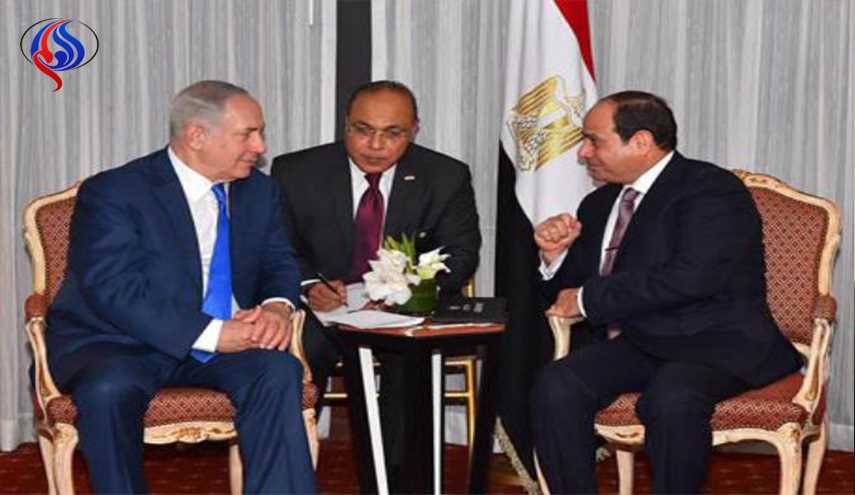 السيسي يدافع عن الصهاینة ويطالب الفلسطينيين بالتعايش مع الإحتلال