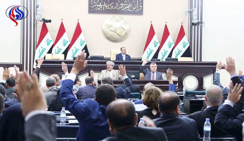 البرلمان العراقي يفوض العبادي بنشر قوات في كركوك ويوصي بمحاكمة بارزاني