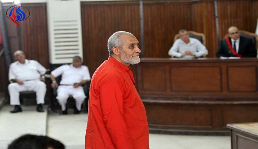 محكمة الجنايات تحدد مصير محمد بديع و92 آخرين فى 