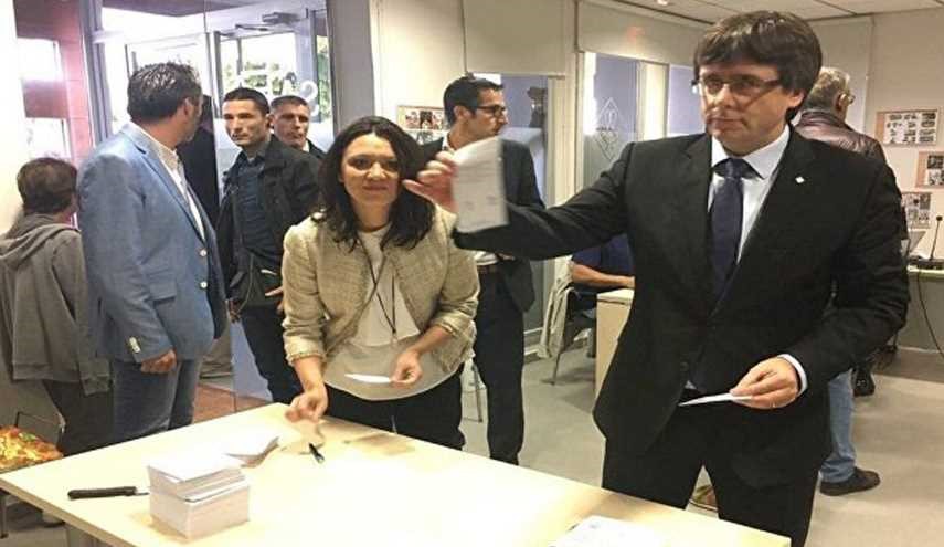 سلطات كتالونيا: 90% صوتوا لصالح الانفصال عن إسبانيا