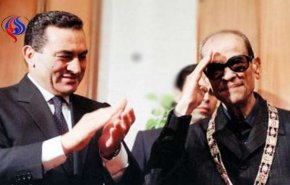 رئیس جمهوری که به برندۀ جایزۀ نوبل، مدال تقلبی داد!+عکس