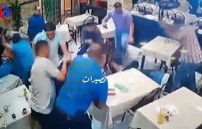 شاهد.. ممارسات عنيفة لعناصر أمن بالأردن تثير ضجة واسعة