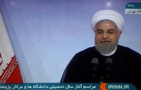 الرئيس الايراني یفتتح العام الدراسي الجدید في جامعة طهران