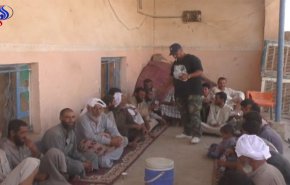 شاهد.. اغرب انواع الاجرام والجوع بالحويجة تحت سطوة داعش