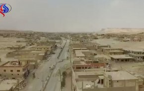 شاهد: عدسة حرس الثورة الاسلامية توثق استعادة الجيش السوري طریق السخنة- دیر الزور