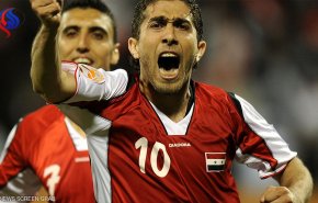 شاهد بالفيديو ، مشجع ياباني يبكي لخسارة المنتخب السوري والخطيب يواسيه