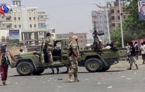 قوات موالية للامارات تحرق مقرات حزب الاصلاح بعدن
