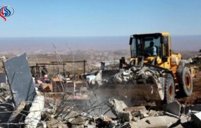 جرافات الاحتلال تهدم منزلين في بلدة سلوان
