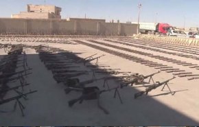 بالصور .. الجيش السوري يعثر على أسلحة إسرائيلية في أوكار  داعش بالميادين