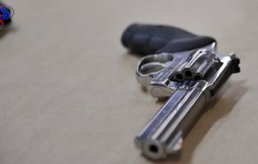 بالصور... الزوج الغيّور لنجمة 