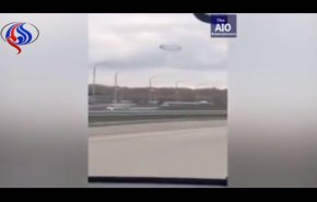 شاهد... ظهور حلقة سوداء في السماء يثير رعب السكان!