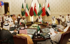  أنباء عن تأجيل قمة مجلس التعاون 6 أشھر.. وقطر تعلق