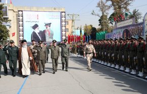 قائد الثورة : القدرات الدفاعية للبلاد غير قابلة للتفاوض 