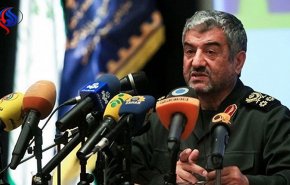 اللواء جعفري: الجيش والحرس يشكلان بنيانا مرصوصا لهزيمة الأعداء