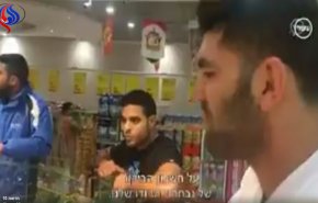 شاهد.. فريق الجودو الإسرائيلي يتسوق في أبو ظبي كأنهم في تل أبيب! 