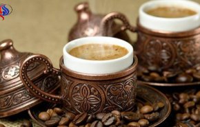 لعشاق القهوة... لا تشربوها فور استيقاظكم من النوم !