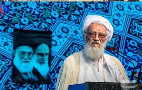 خطيب الجمعة: إجتماع القمة عزز علاقة ايران روسيا اذربيجان