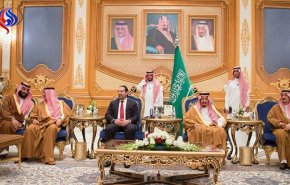 الملك سلمان يستقبل رئيس الوزراء اللبناني المستقيل سعد الحريري