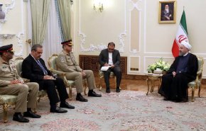 روحاني: ايران ترحب بتطوير التعاون الدفاعي والعسكري مع باكستان
