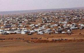 بالفيديو.. عودة عشرات النازحين السوريين من مخيم الركبان الى وطنهم